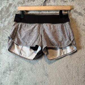Lululemon Speed Short (2.5") Fractal Alpine White Black Size 4